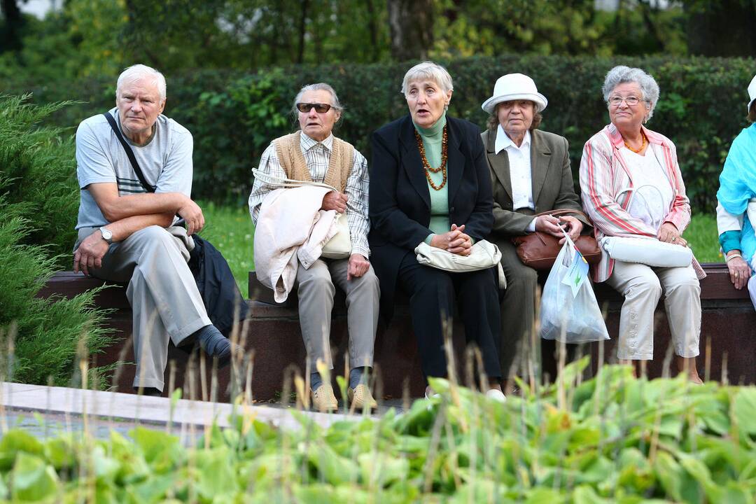 Seimui pristatoma išmoka vienišiems senjorams: nuo kitų metų siektų 32 eurus