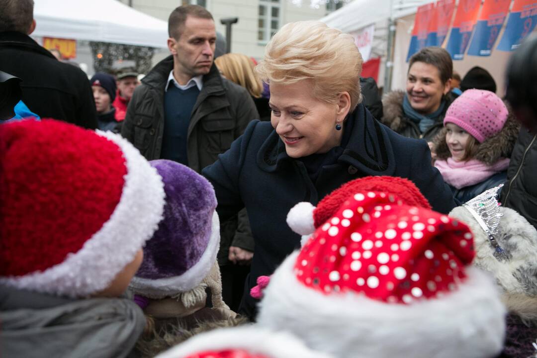 Prezidentė dalyvavo kalėdinėje mugėje Daukanto aikštėje