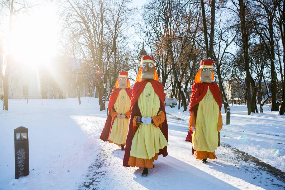 Liaudies meistrams įteikti „Aukso vainikai“