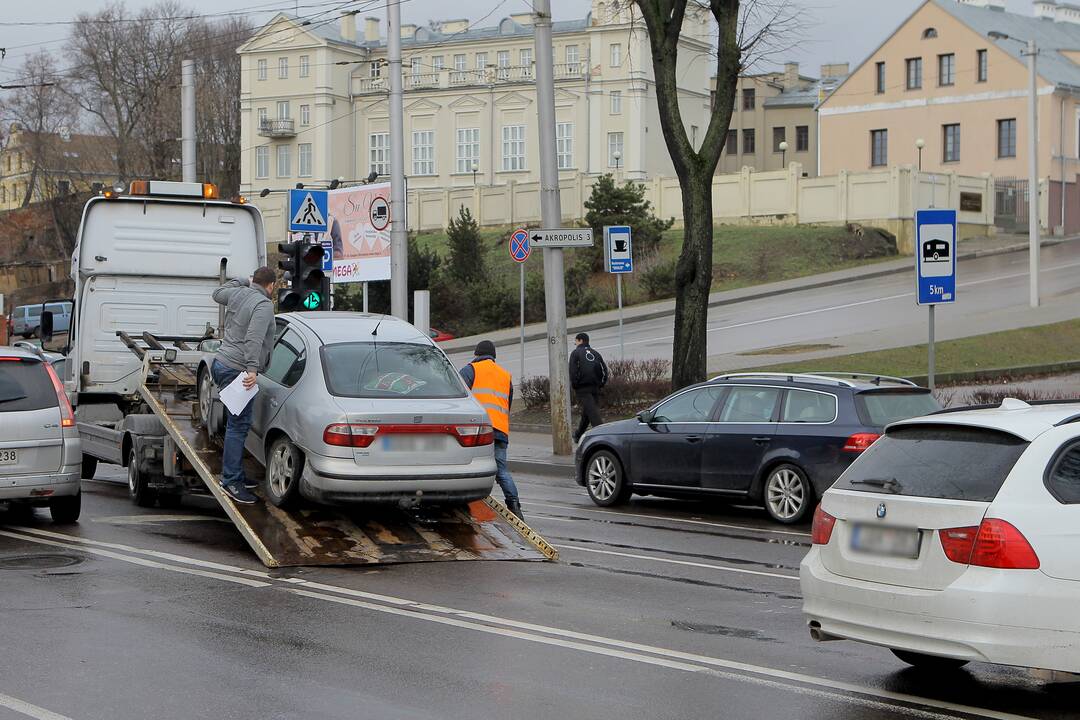 Kaune susidūrė keturi automobiliai