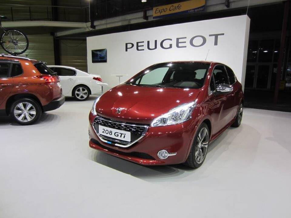 „Peugeot“ stendas parodoje „Riga International Motor Show 2014“