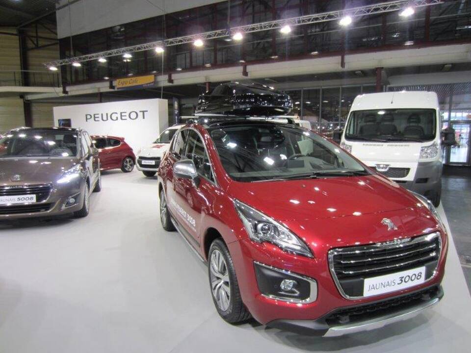 „Peugeot“ stendas parodoje „Riga International Motor Show 2014“