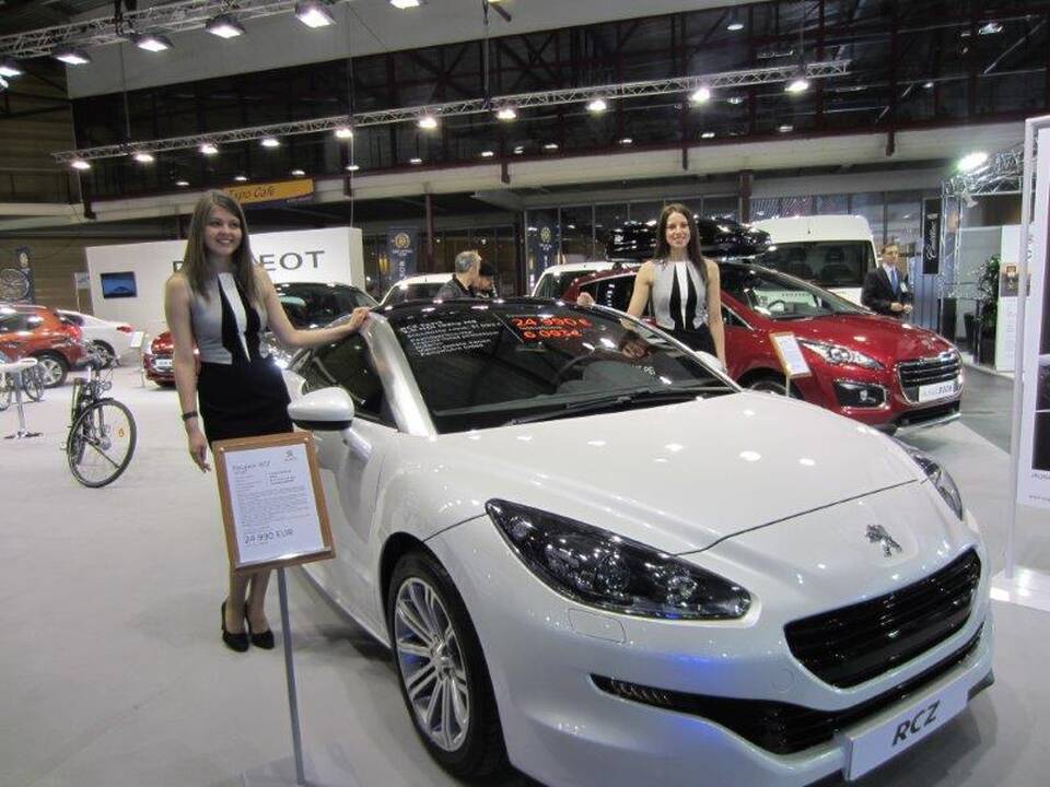 „Peugeot“ stendas parodoje „Riga International Motor Show 2014“