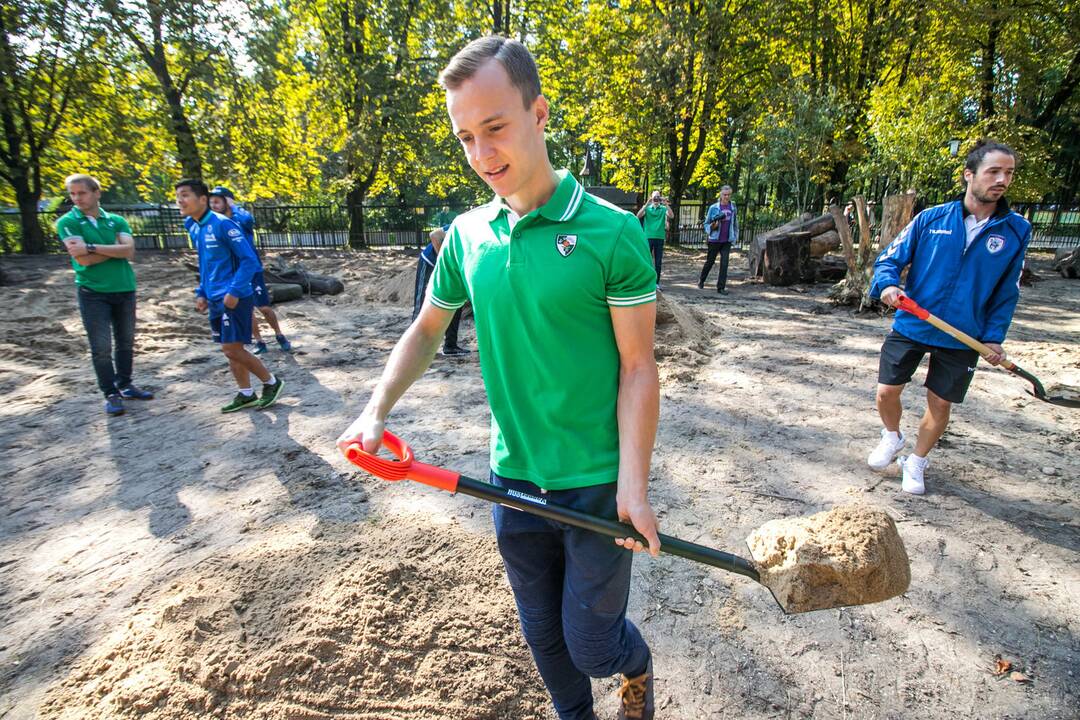 Futbolininkai sutvarkė stumbryną