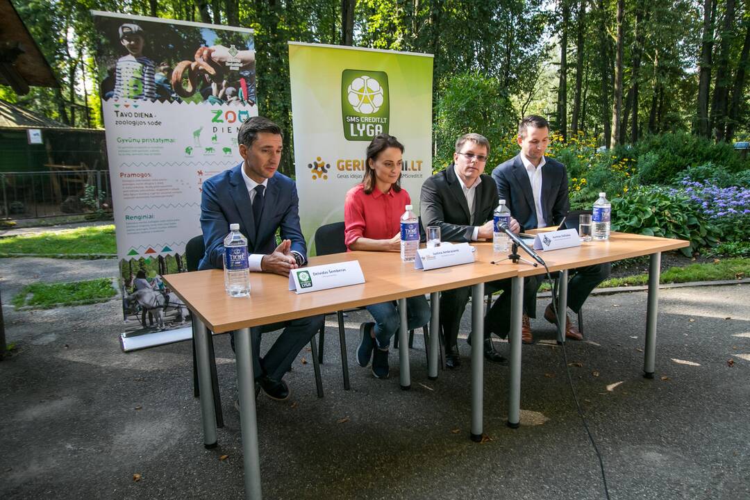 Futbolininkai sutvarkė stumbryną