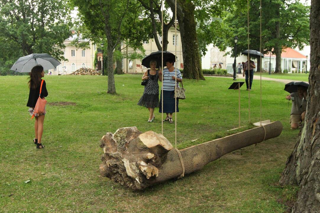 Tarptautinis žemės meno festivalis "Land Art Raudondvaris"