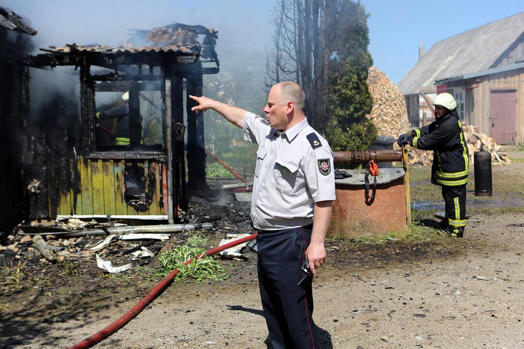 Jokūbave sprogimas sukėlė gaisrą