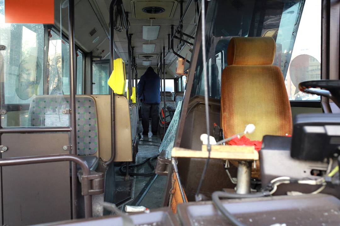 Kaktomuša susidūrė keleiviniai autobusai