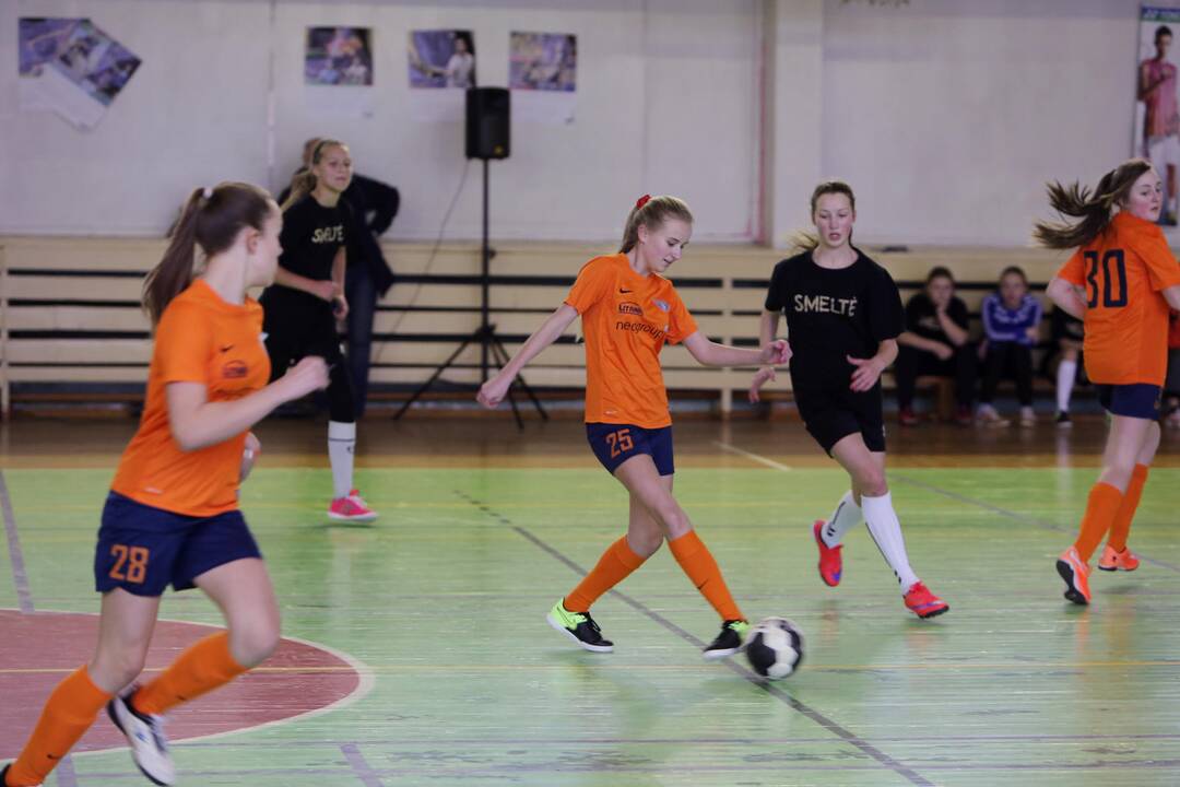 "Lady-Golo" salės futbolo turnyras