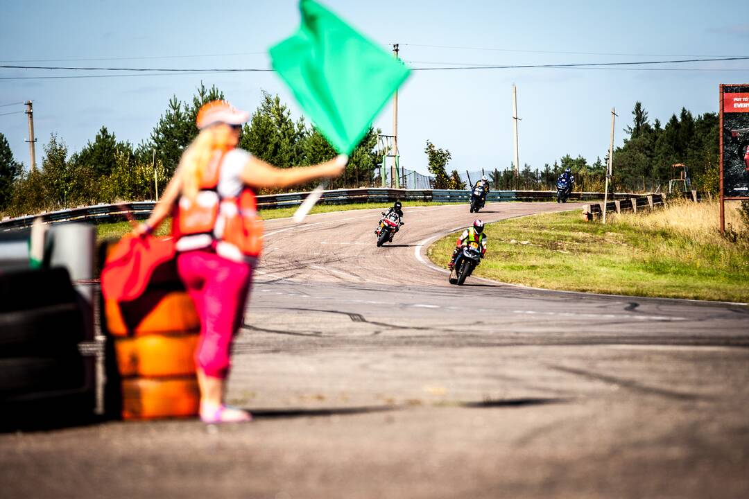 Trasoje "Nemuno žiedas" dūzgė motociklai