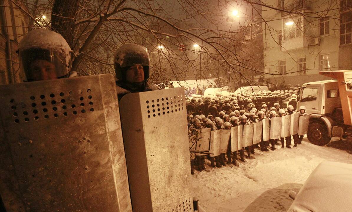 Kijeve protestuotojus ir spec. pajėgas paveikė šaltukas