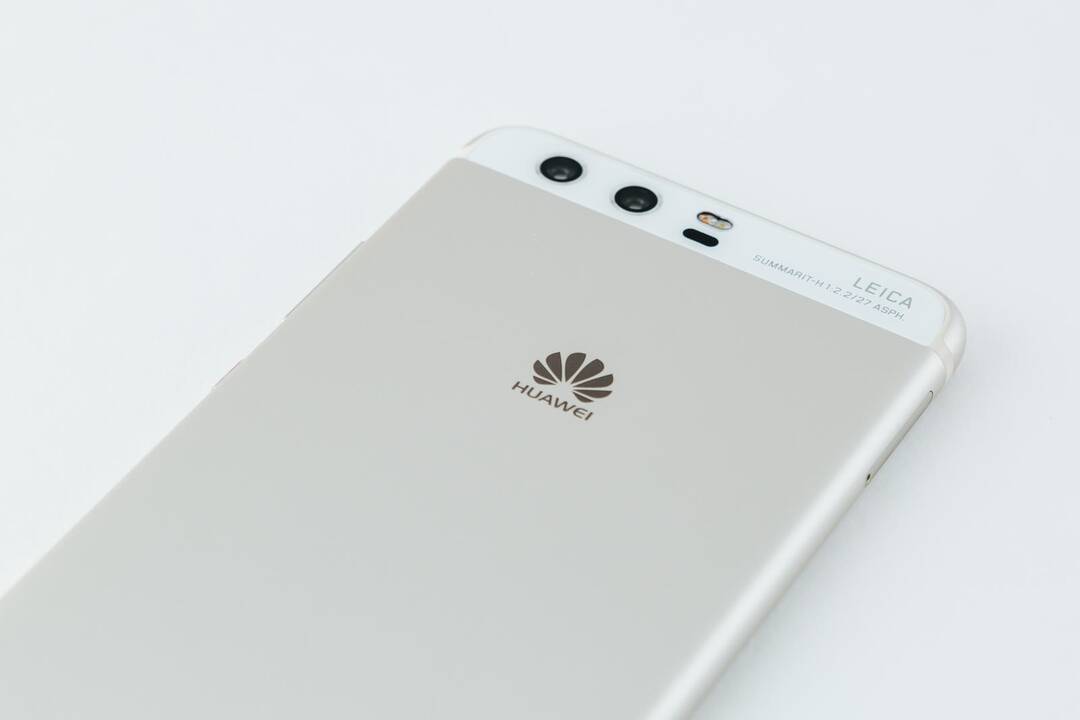 „Huawei“ pristatė išmaniuosius telefonus ir laikrodį