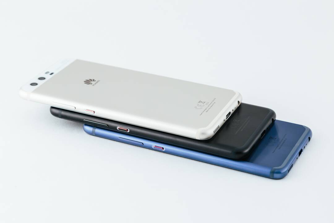 „Huawei“ pristatė išmaniuosius telefonus ir laikrodį