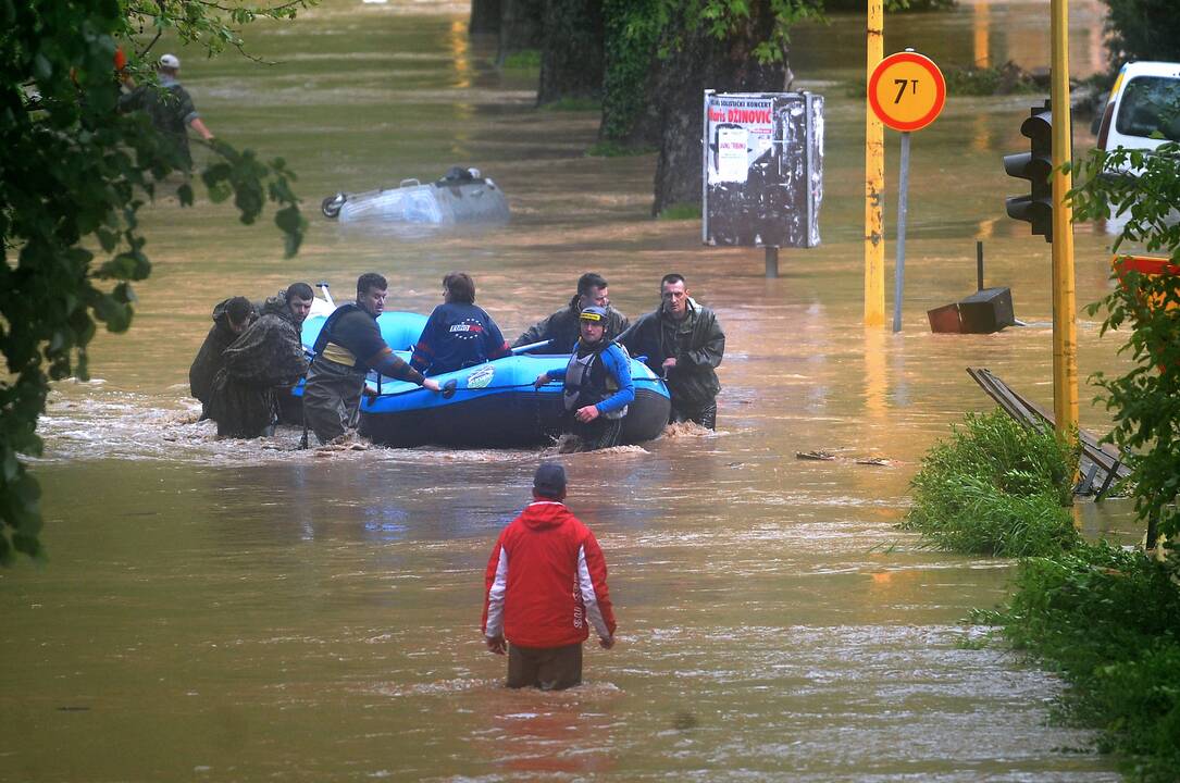 Katastrofiškas potvynis Balkanuose jau nusinešė 7 gyvybes