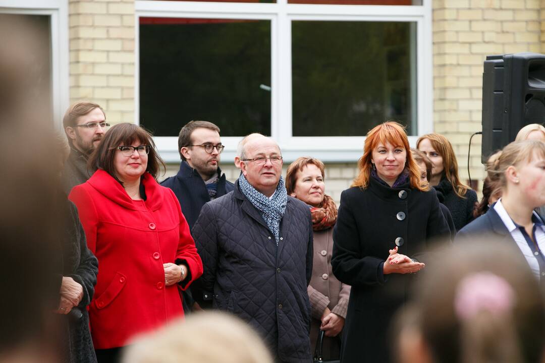 Kapsulės įkasimas Rokų gimnazijoje