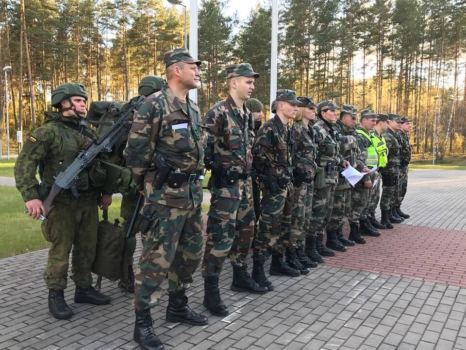 Pasieniečiai treniruojasi pratybose „Žaibo kirtis“