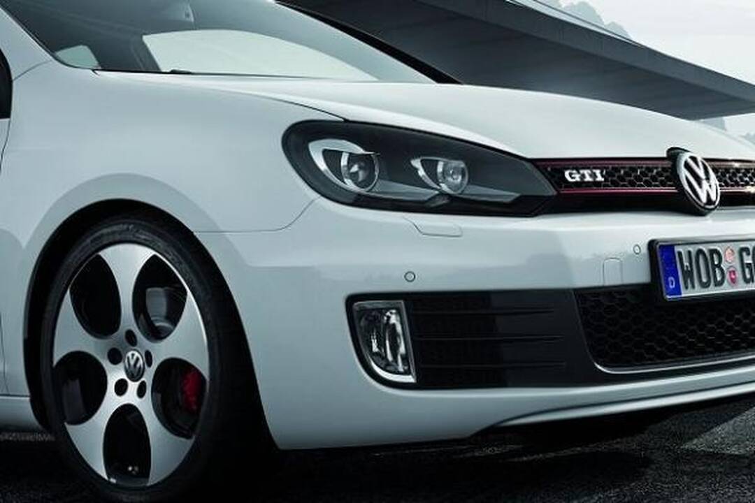 2012 m. liepą Lietuvos naujų automobilių rinka šiek tiek ūgtelėjo