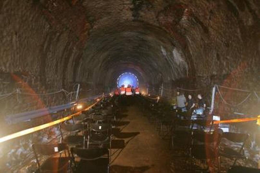 Tęsiama geležinkelio tunelio rekonstrukcija