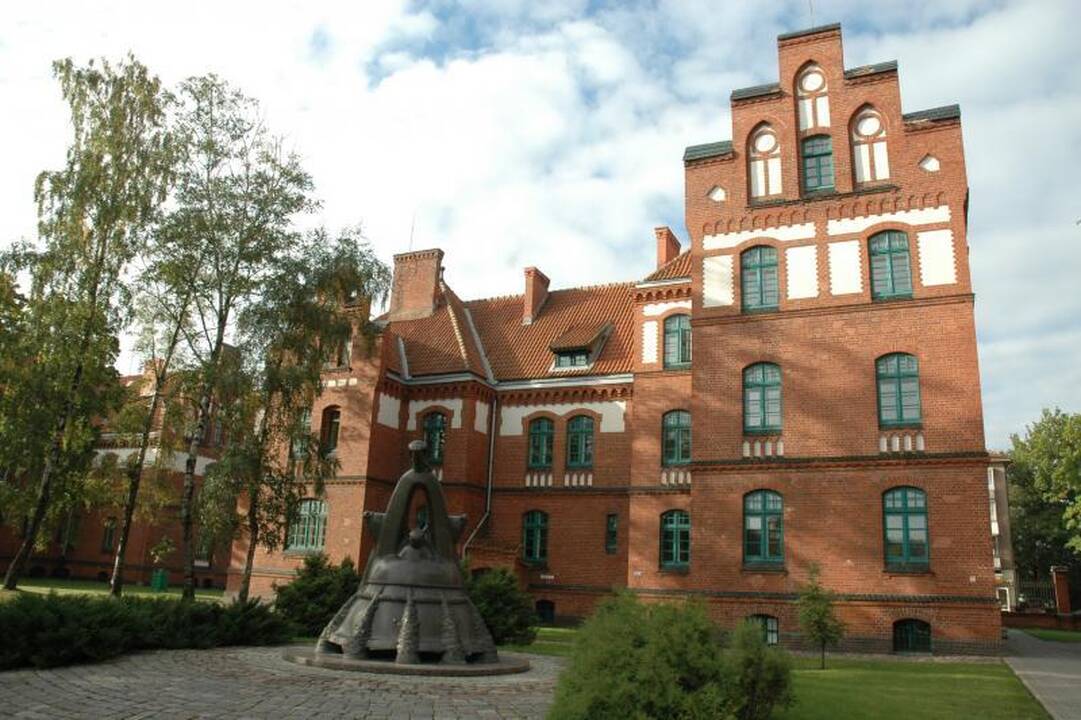 Klaipėdos universitete galimai pažeidžiama teisė į nemokamą mokslą