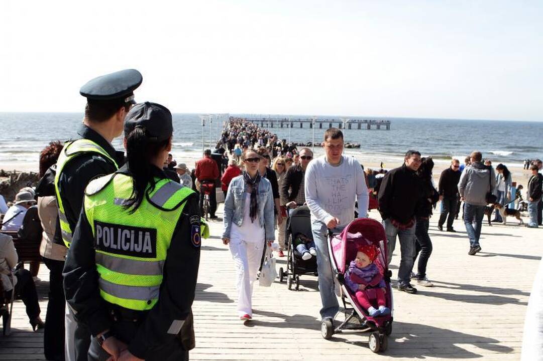 Naujas Palangos tiltas į jūrą: dabar nuo tilto šokinėti negalima