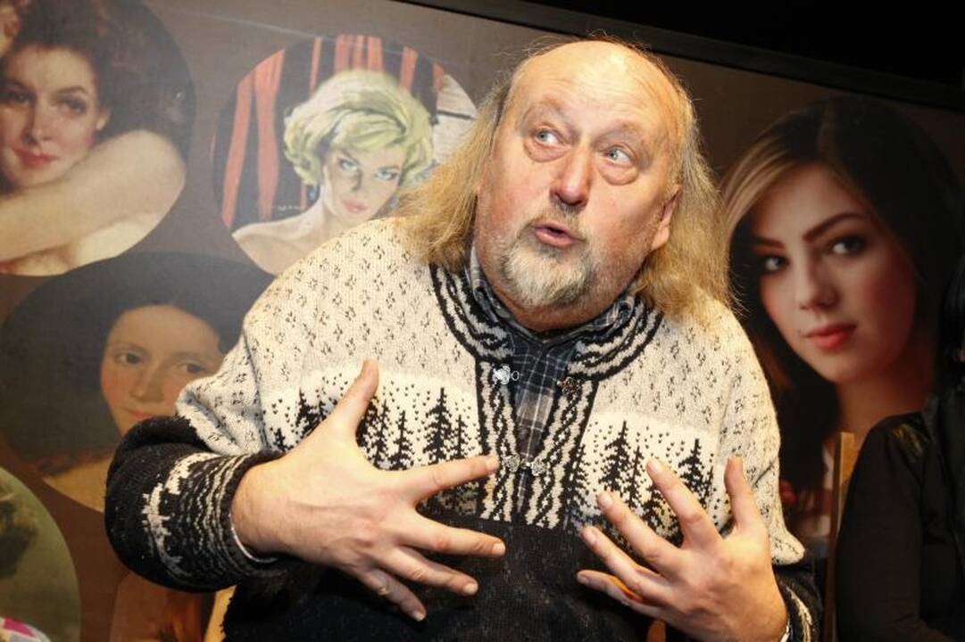 Klaipėdos dramos teatras su žiūrovais gvildens moteriškumo temą