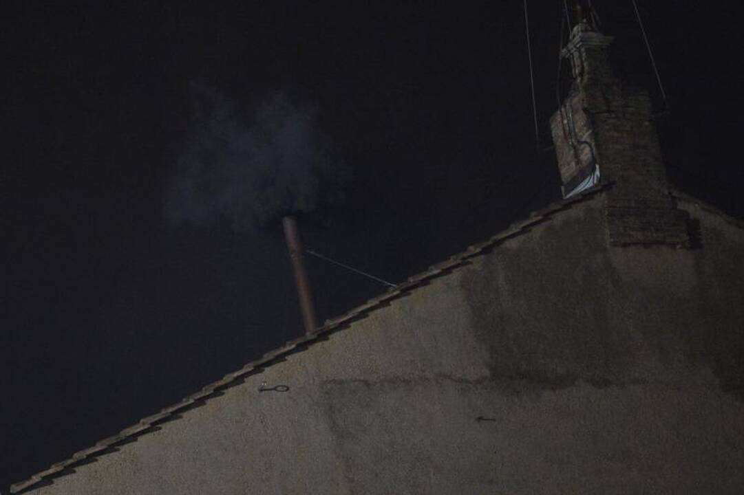 Konklavoje per pirmąjį balsavimą popiežius neišrinktas 