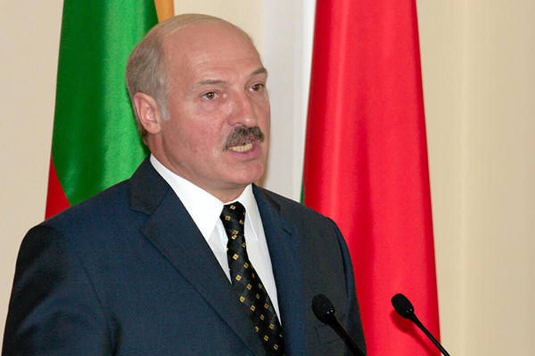 A.Lukašenka eina į rinkimus, dairydamasis į Vakarus