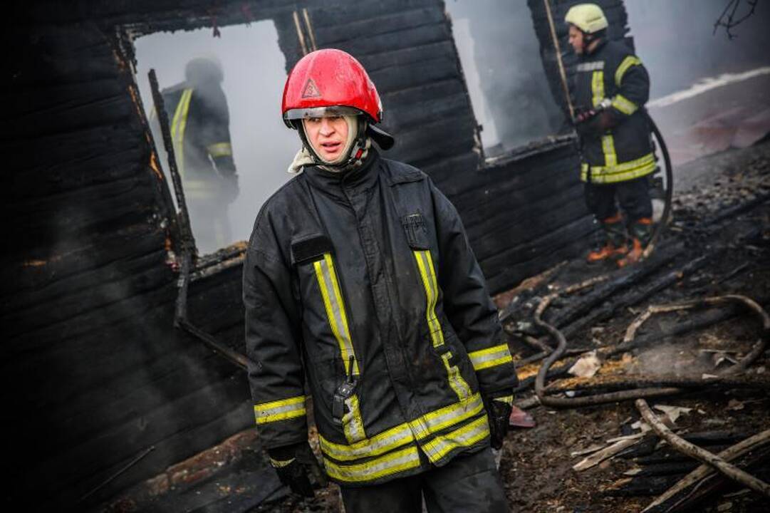 Gaisras Žiegždriuose: supleškėjo namas, senukas apdegė veidą