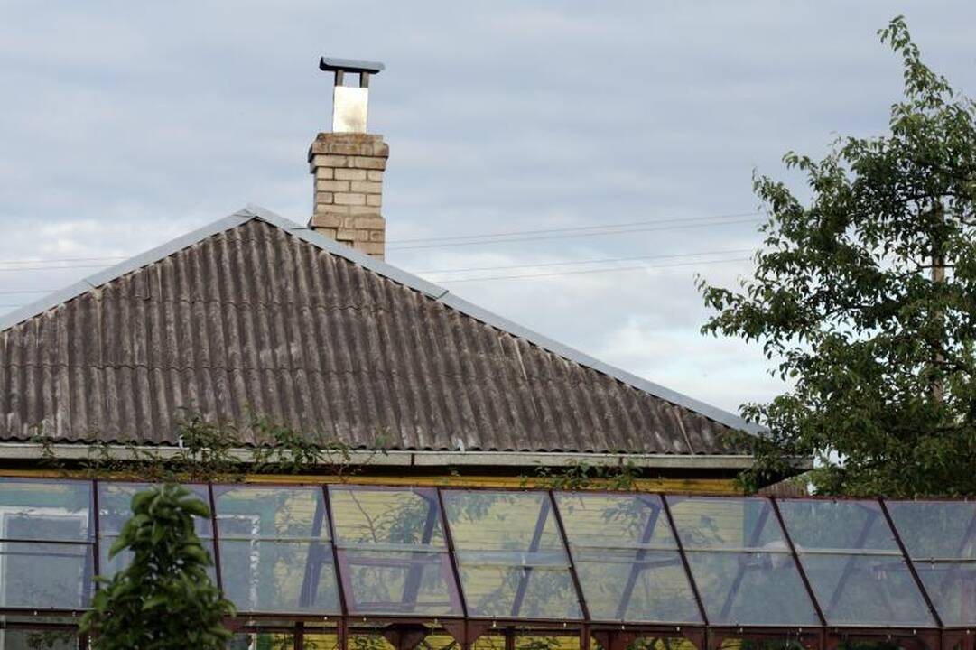 Asbestinių stogų keitimui skirtos ES lėšos nebus iki galo panaudotos