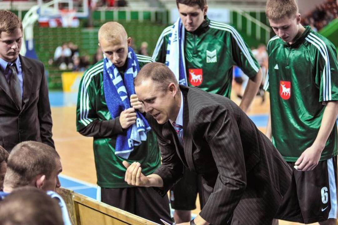 Tauralaukyje dėl žaibo sudegė gyvenamasis namas (papildyta foto)