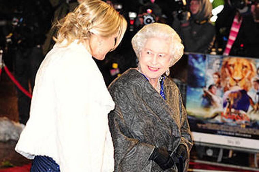 Filmo „Narnijos kronikos“ premjeroje apsilankė ir karalienė Elizabeth II
