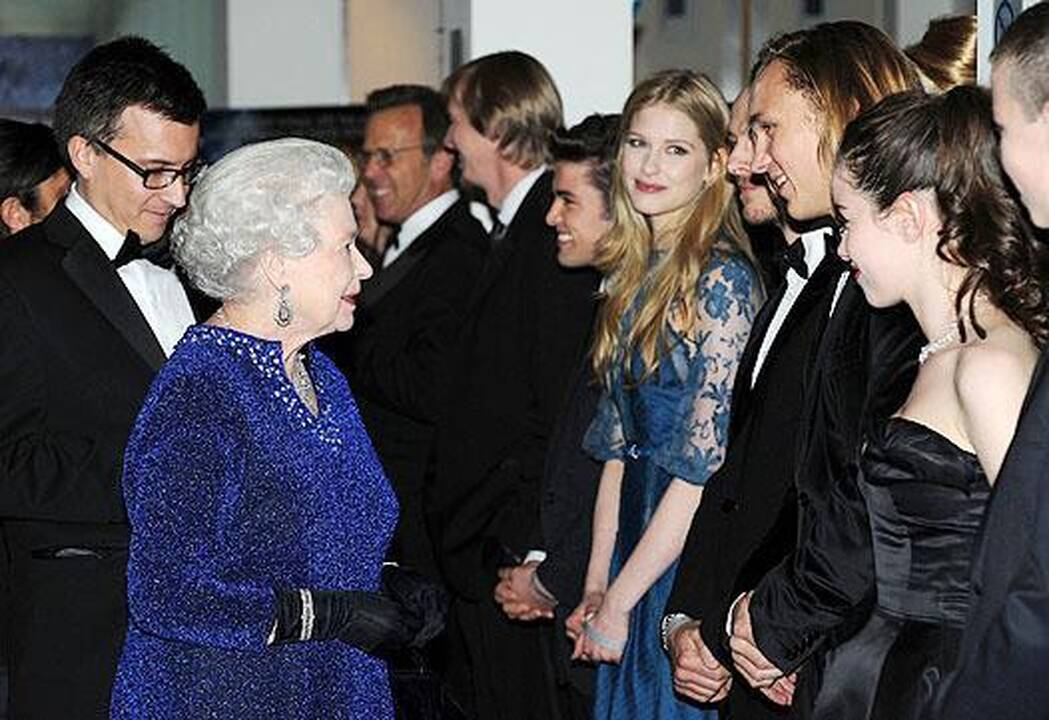 Filmo „Narnijos kronikos“ premjeroje apsilankė ir karalienė Elizabeth II