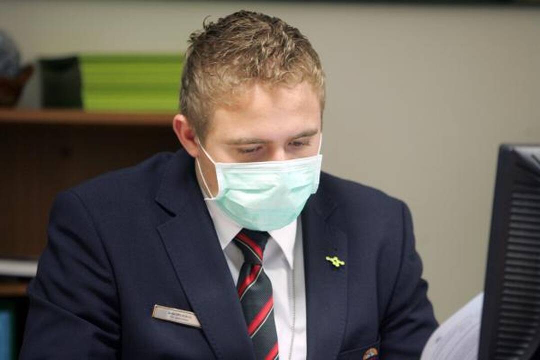 Nuo gripo epidemijos savivaldybė pasislėpė po kaukėmis