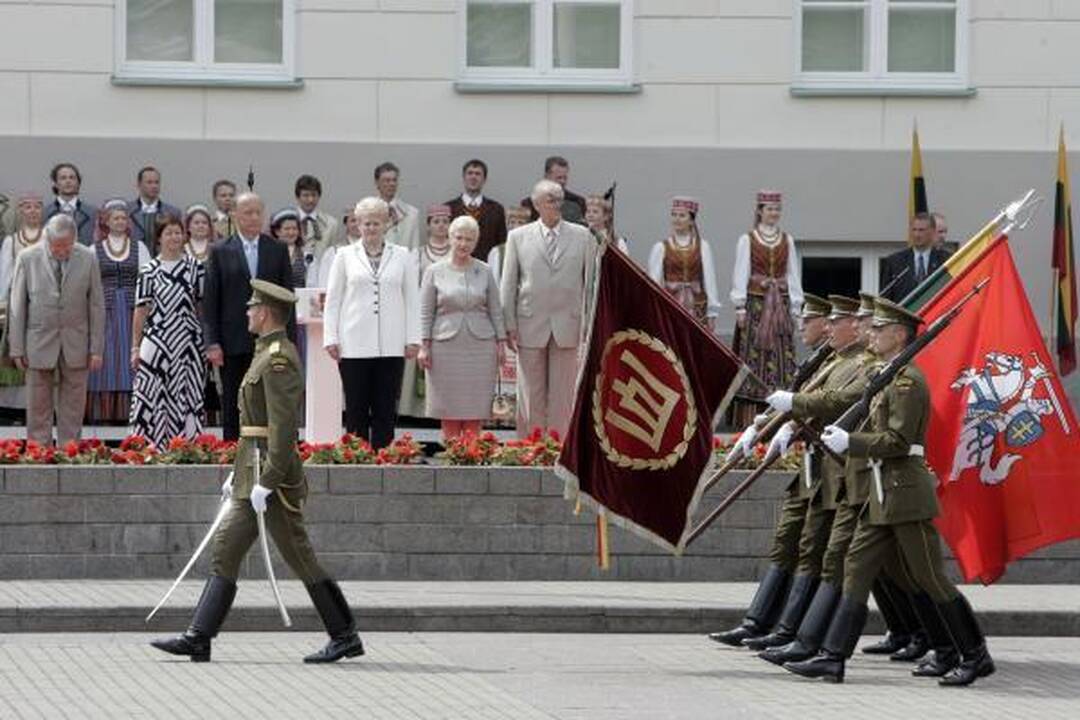 D.Grybauskaitė: Nereikia aukotis dėl valstybės - reikia ją mylėti ir kurti