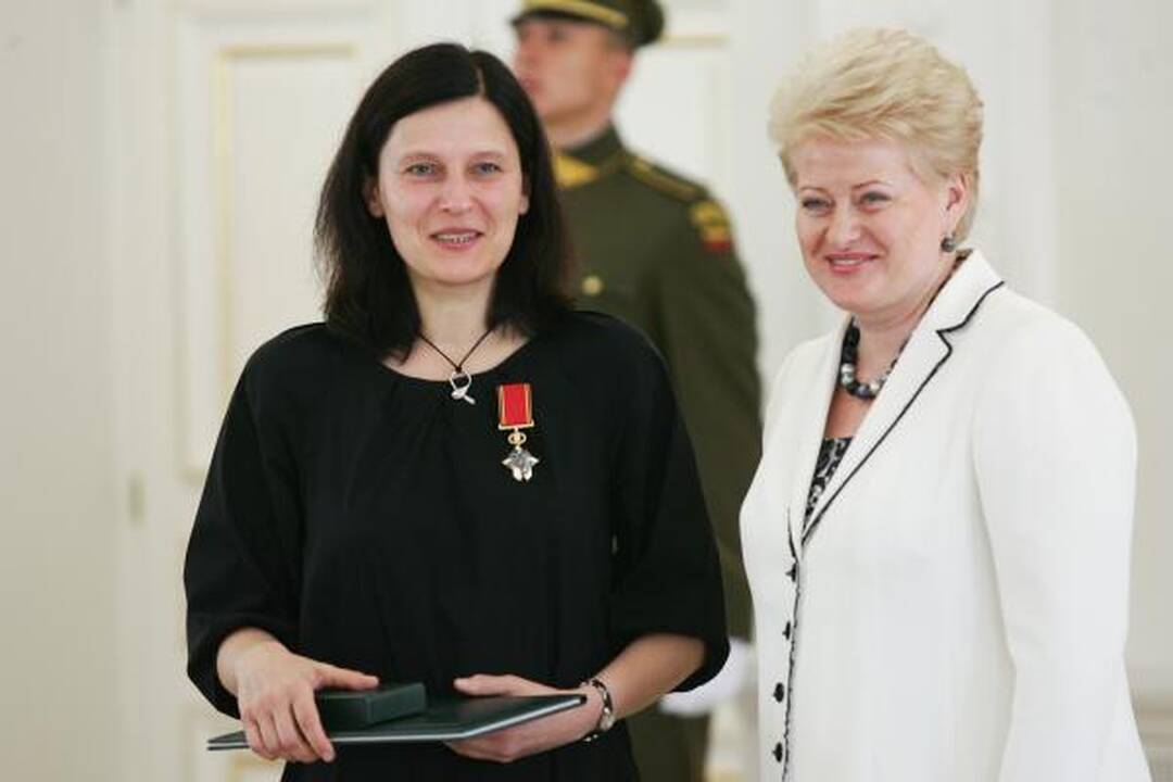 D.Grybauskaitė įteikė apdovanojimus už nuopelnus Lietuvai