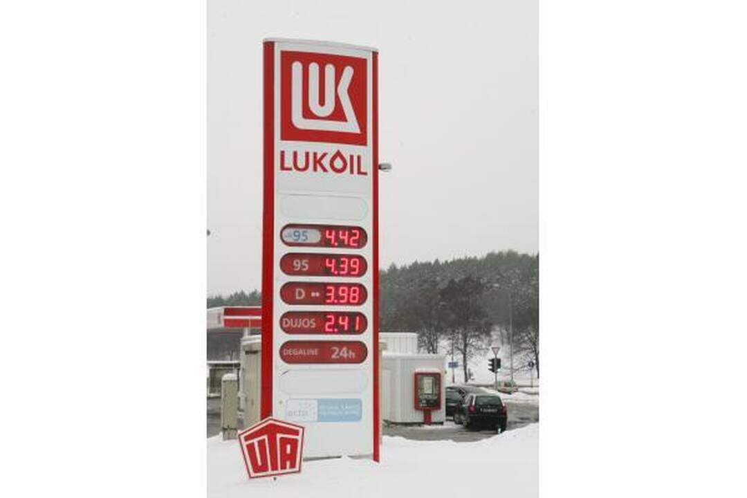 Benzino kaina pasiekė 4,40 Lt/l