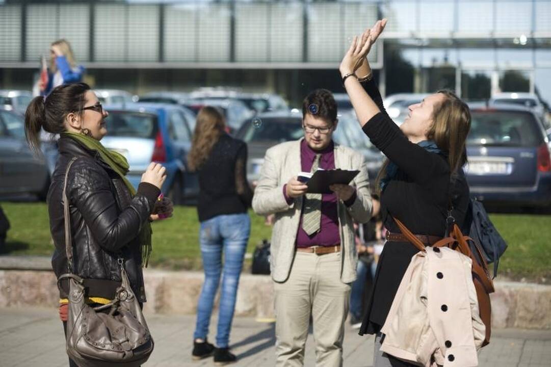 Moksleivių rekordas: daugiau nei 30-čia kalbų ištartas žodis „laisvė“