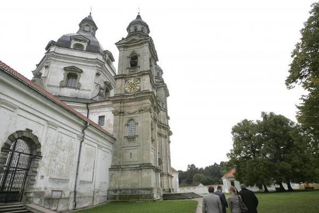 Meras pageidauja UNESCO statuso Pažaisliui, vienuolės – ne (papildyta)