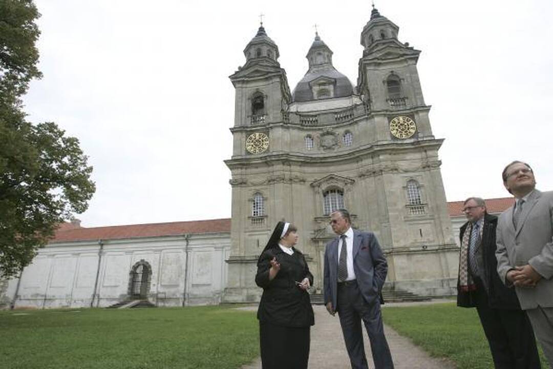 Meras pageidauja UNESCO statuso Pažaisliui, vienuolės – ne (papildyta)