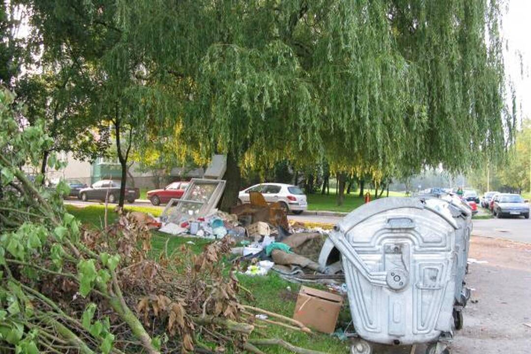 Šiukšlių kova tęsiasi: gyventojai prieš „Kauno švarą“