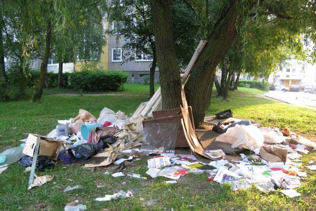Šiukšlių kova tęsiasi: gyventojai prieš „Kauno švarą“