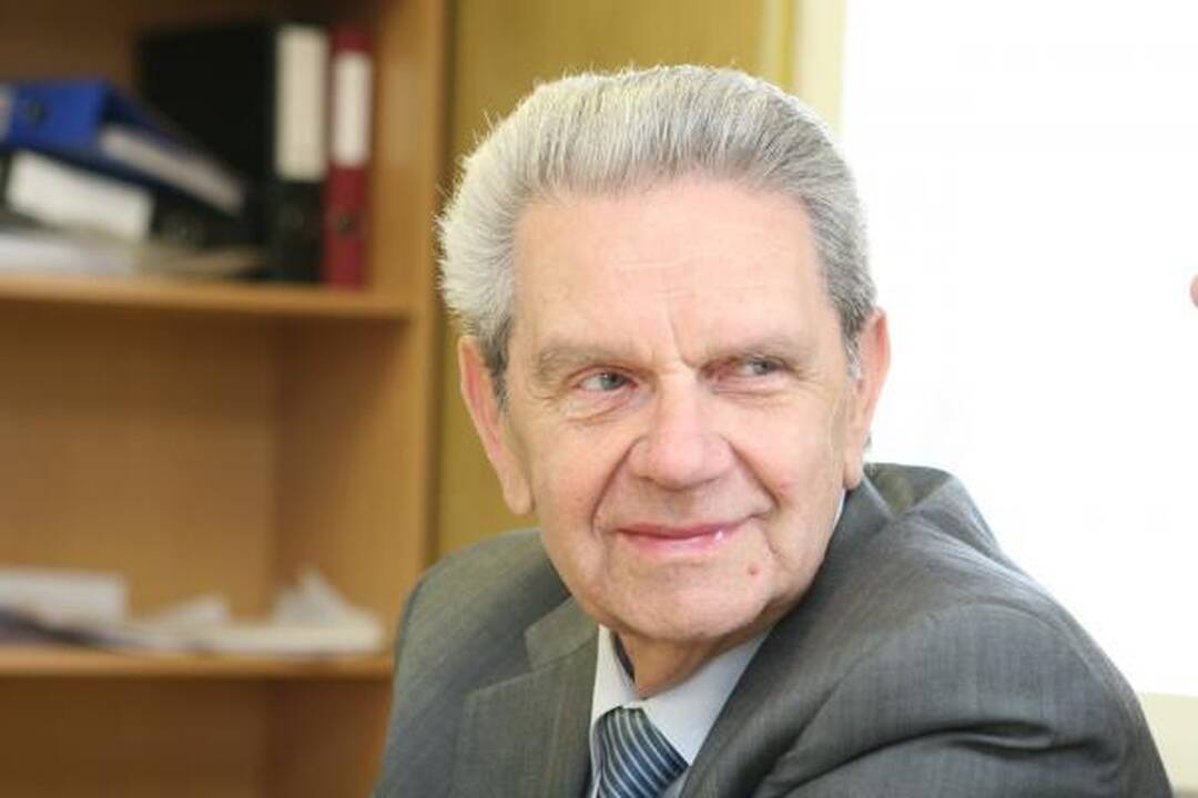 V.Garastas Klaipėdoje prašė nugriauti sporto areną  