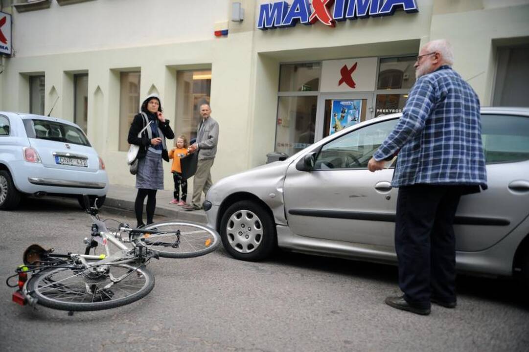 Algirdas Pilvelis automobiliu kliudė „Velomaratono" dalyvę