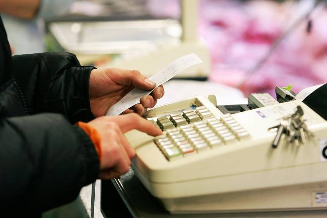 Įvedus kasos aparatus iš turgų traukiasi prekybininkai ir „šešėlis“