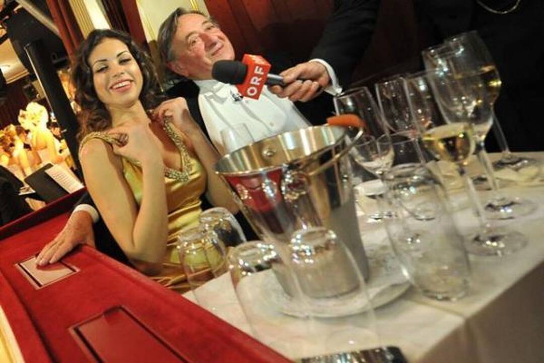 S.Berlusconi prostitutė Ruby - dėmesio centre per Vienos pokylį