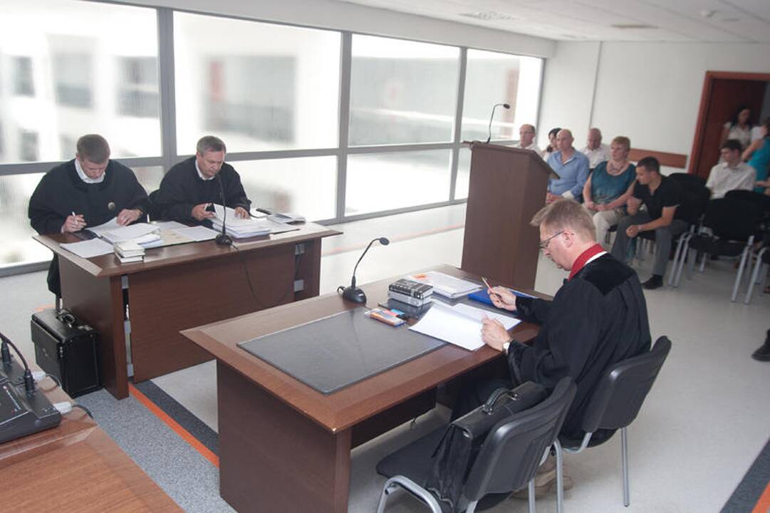 Dėl parašų klastojimo A.Valinsko bendražygius siūloma bausti baudomis