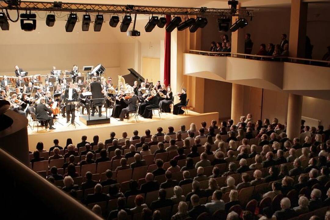 Tenorui E.Montvidui Klaipėdos publika skandavo „bravo!“