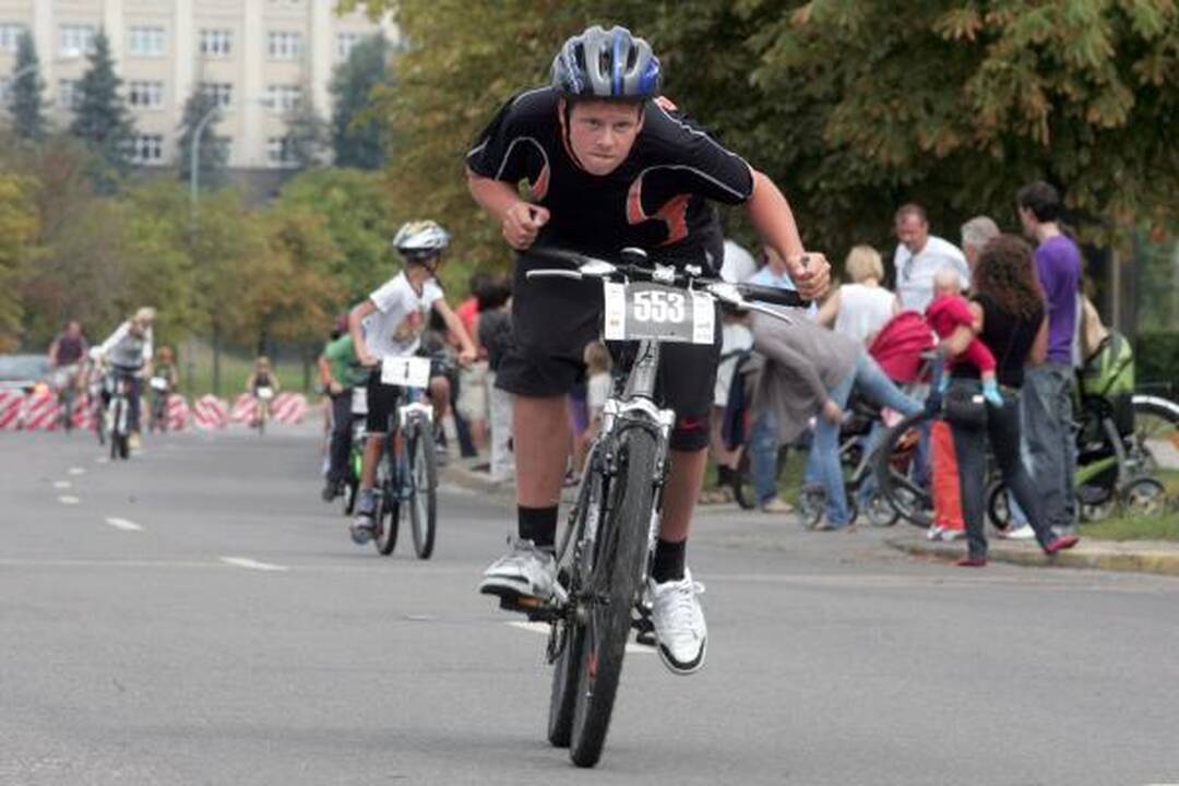 Pirmasis “Velomaratonas”: dalyviams – džiaugsmas, kitiems – sunkumai