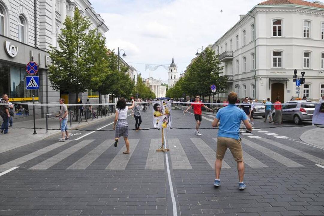 Gedimino prospektas tapo žaliąja poilsio zona 