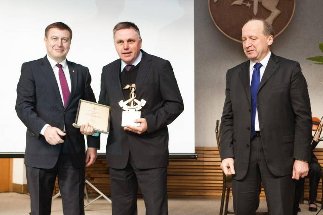 Premjeras apdovanojo verslininkus, vedančius į priekį ekonomiką